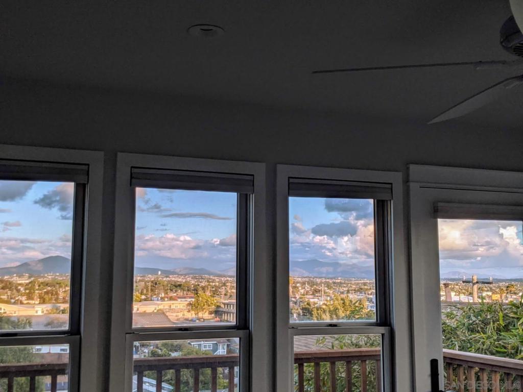 https://media.crmls.org/mediaz/48c98f7d-6e06-440e-b8f3-51a669e278f3.jpg?preset=X-Large