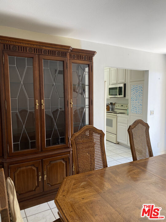 2252 Northpark Street, Thousand Oaks CA: https://media.crmls.org/mediaz/48ca77fb-60f9-4d9a-9ec6-28bcc55bfbad.jpg