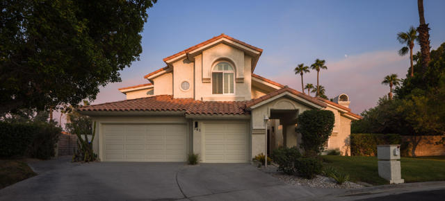 201 Augusta Drive, Palm Desert CA: https://media.crmls.org/mediaz/48caaaab-aaac-40fa-a974-c26cd382da68.jpg