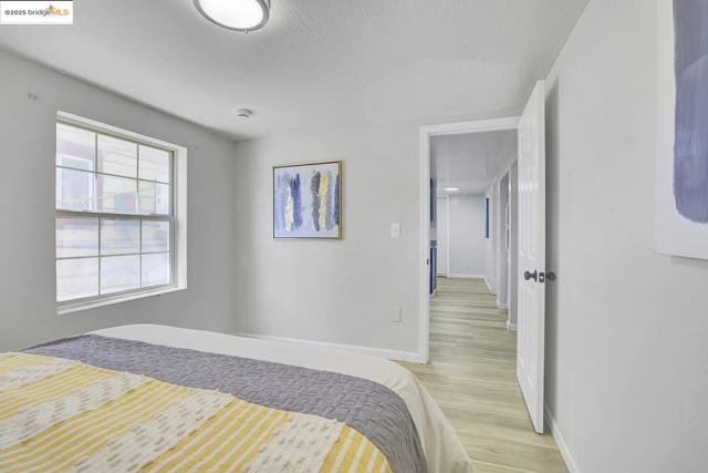 319 S 37Th St, Richmond CA: https://media.crmls.org/mediaz/48cb32de-607b-4c6f-befd-43ac901ba625.jpg