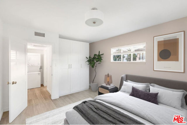 419 S Rexford Drive, Beverly Hills CA: https://media.crmls.org/mediaz/48cb94a9-70f2-48c8-9a60-838d482ab72e.jpg