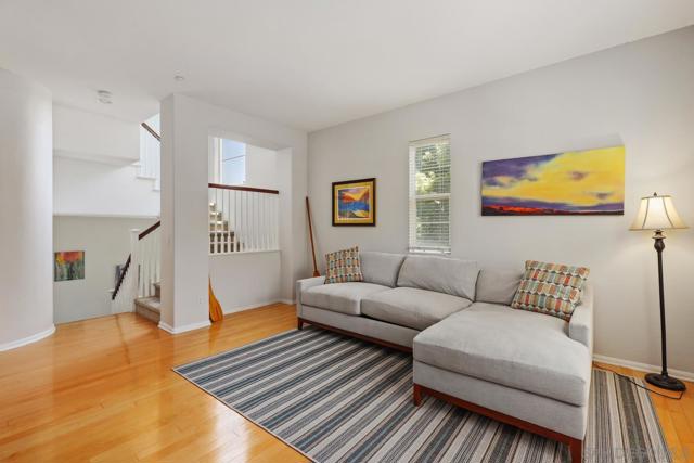 2801 Escala Cir, San Diego CA: https://media.crmls.org/mediaz/48cba02d-2b4e-4370-af5e-0088de31ed97.jpg