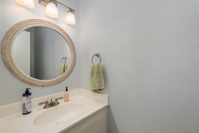 10840 Macouba Pl, San Diego CA: https://media.crmls.org/mediaz/48cba383-411c-4b25-b031-559ce93f4782.jpg