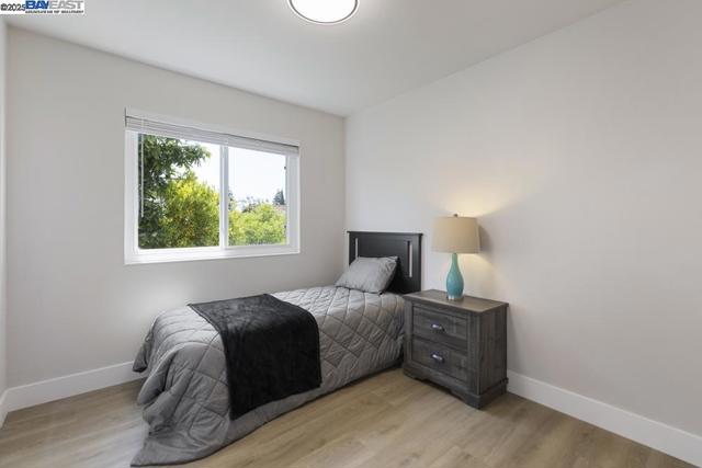 1656 Briarcrest Ct, San Jose CA: https://media.crmls.org/mediaz/48cbe4cb-9b71-4dea-baca-56f004c6bb75.jpg