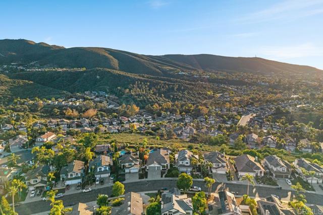 Detail Gallery Image 14 of 64 For 866 Windridge Cir, San Marcos,  CA 92078 - 4 Beds | 2 Baths