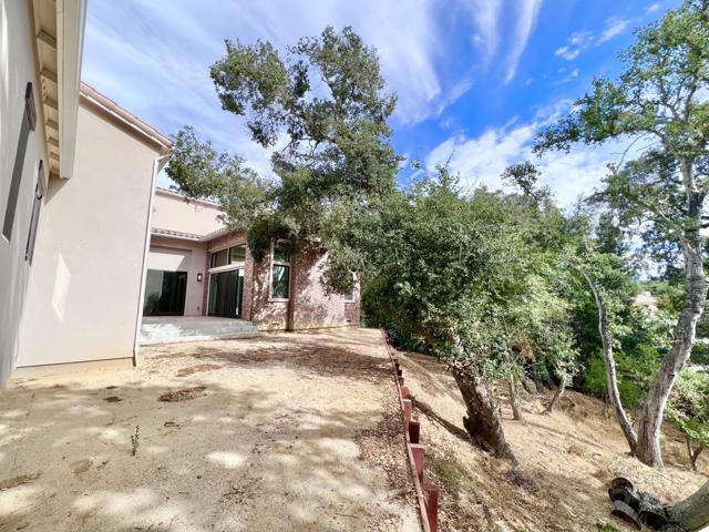 Image 31 of 38 For 4 Creekside Oaks