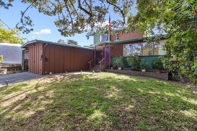 799 Lottie Street, Monterey CA: https://media.crmls.org/mediaz/48cdb397-efeb-46d9-98f8-6688467cff39.jpg