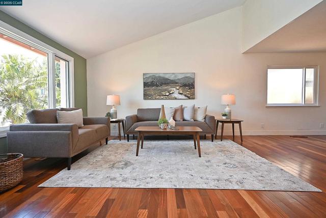 5091 Saint Celestine Ct, Concord CA: https://media.crmls.org/mediaz/48cdf219-785c-45a0-a055-2cf9e45c1829.jpg