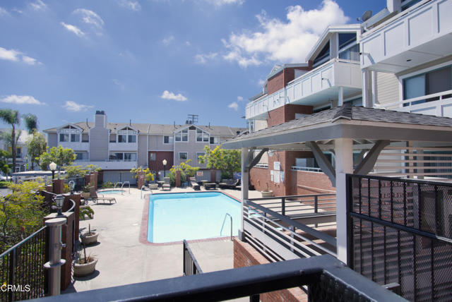 865 S B Street, Oxnard CA: https://media.crmls.org/mediaz/48ce108d-4e5a-4d7d-84b1-ddb934ea396f.jpg