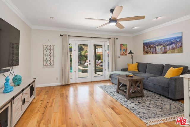 521 S Parish Place, Burbank CA: https://media.crmls.org/mediaz/48ce2ef2-de9b-45c2-b629-b7f74857e27b.jpg