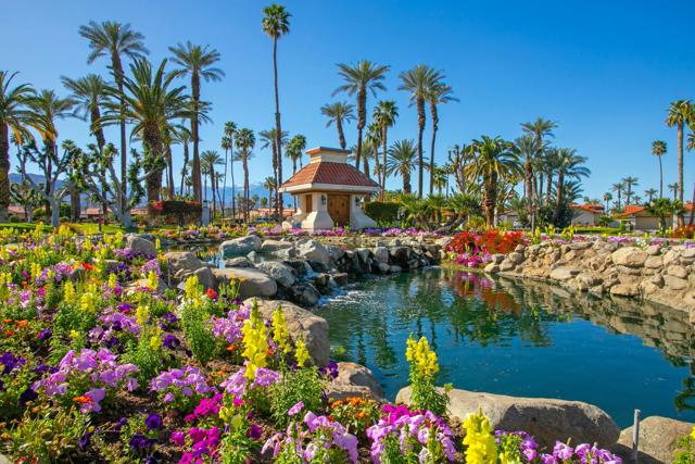 44020 Superior Court, Indian Wells CA: https://media.crmls.org/mediaz/48ce63f3-57f5-4a85-8ed8-ec9f389bfba1.jpg