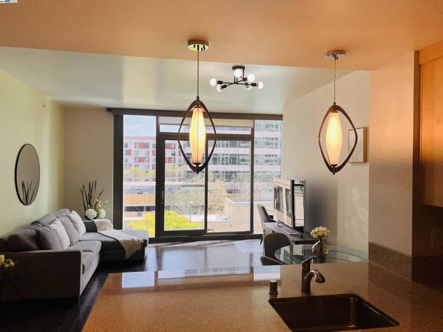 38 N Almaden Blvd, San Jose CA: https://media.crmls.org/mediaz/48ce91d8-a0e8-4122-b303-1fb3be959f7c.jpg