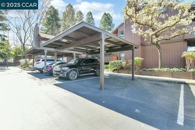 896 Camelback Place, Pleasant Hill CA: https://media.crmls.org/mediaz/48ced89d-7032-440d-929a-f44d1086068d.jpg