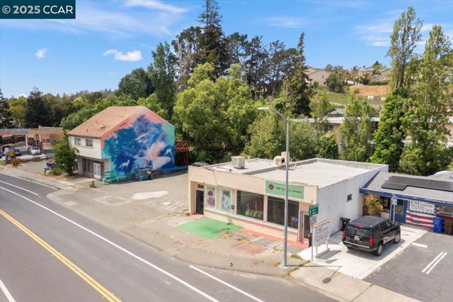 4955 Appian Way, El Sobrante CA: https://media.crmls.org/mediaz/48cee833-4622-4253-a9ba-6a6731dbef7b.jpg