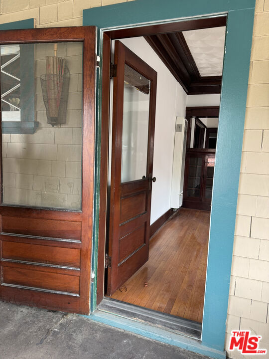 224 N Louise Street, Glendale CA: https://media.crmls.org/mediaz/48cf89aa-a804-4b60-bf3f-d8e71b28ab3c.jpg