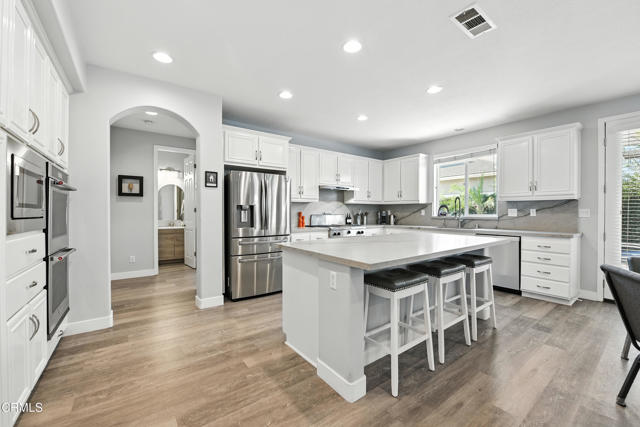 3548 Bridgehampton Way, Camarillo CA: https://media.crmls.org/mediaz/48cfee99-4111-4116-9b16-11ef25ff32b5.jpg
