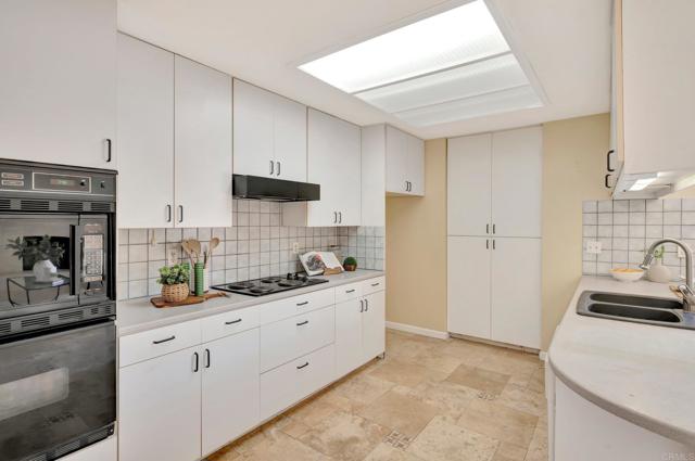 5623 JOCKEY WAY, Bonita CA: https://media.crmls.org/mediaz/48d0060f-1e44-4f8b-81b3-a148c45e1a0d.jpg
