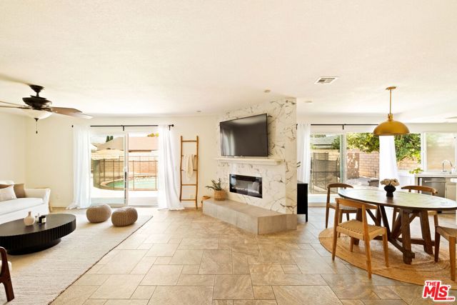 2425 Dusan Street photo 3