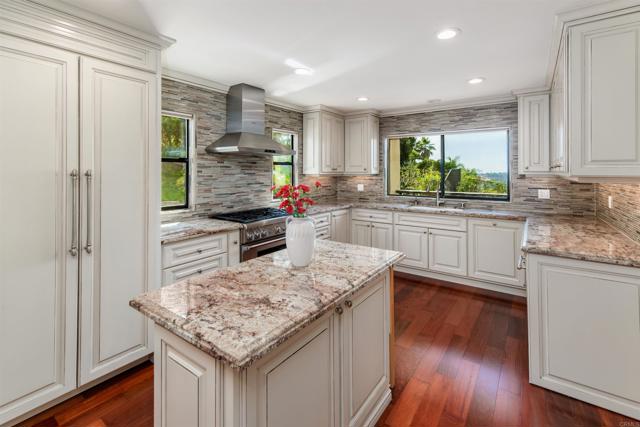 Detail Gallery Image 11 of 54 For 6541 Vispera Pl, Carlsbad,  CA 92009 - 4 Beds | 3/2 Baths