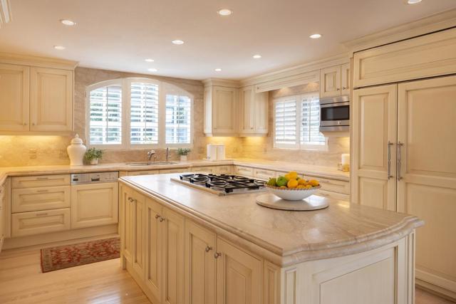 26048 Paseo Del Sur, Monterey CA: https://media.crmls.org/mediaz/48d2e685-16af-4f13-beb5-6583f720b5a8.jpg