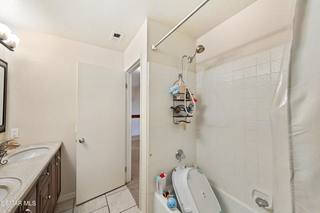 2228 Oak Haven Avenue, Simi Valley CA: https://media.crmls.org/mediaz/48d2ee7f-50cf-470c-ab89-25b54b389e5a.jpg