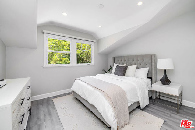 3544 Laurel Canyon Boulevard, Studio City CA: https://media.crmls.org/mediaz/48d2f6d0-7836-43b0-b867-516904738463.jpg