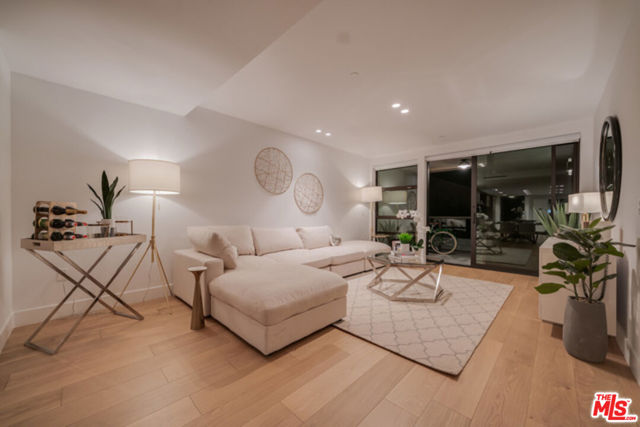 10777 WILSHIRE Boulevard, Los Angeles CA: https://media.crmls.org/mediaz/48d36f81-c17f-473c-8af4-a433cfb06383.jpg