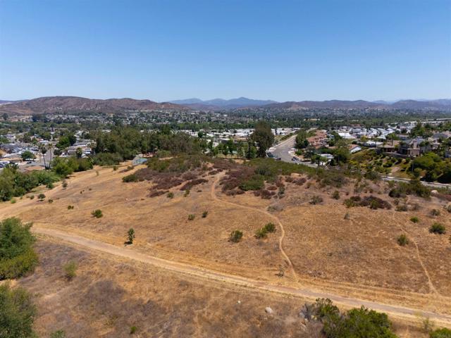 8626 Prospect Avenue, Santee CA: https://media.crmls.org/mediaz/48d43a55-be58-47a7-91a0-c0064c7e9a12.jpg