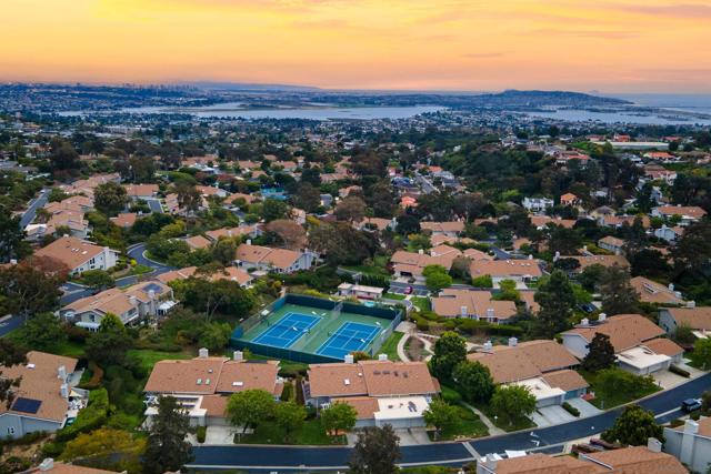 2071 Caminito Circulo Norte, La Jolla CA: https://media.crmls.org/mediaz/48d485b1-4ae1-454c-8bc6-34b795b8e498.jpg