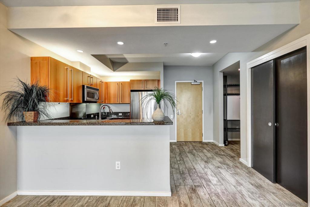 350 11th Ave - photo 9