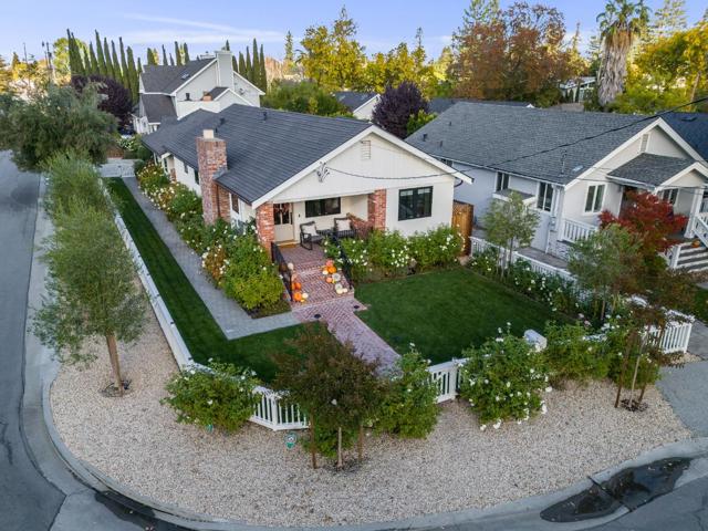 203 Santa Clara Avenue, Redwood City CA: https://media.crmls.org/mediaz/48d5fba7-4fac-4a9d-9a86-cc0dc94d3d2f.jpg