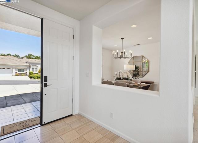 156 Elisha Ln, San Ramon CA: https://media.crmls.org/mediaz/48d6cdf7-e3c2-4a9b-bc4d-ab7bbc67a728.jpg