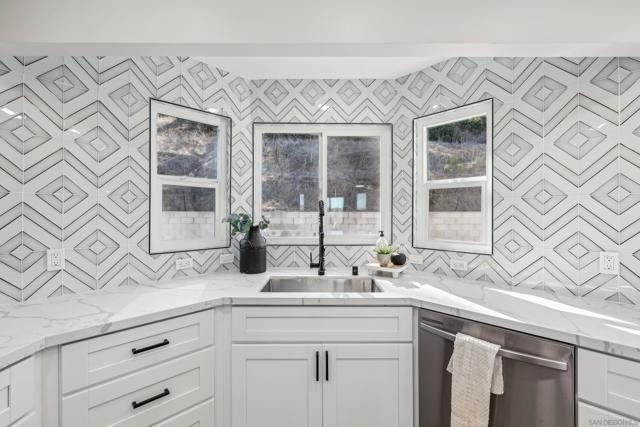 3355 Descanso Avenue, San Marcos CA: https://media.crmls.org/mediaz/48d72e12-a07c-4cb2-9144-8a69eb618a3e.jpg