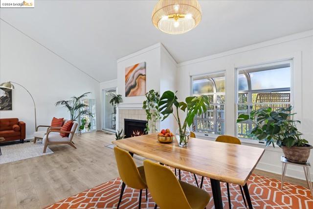 Image 11 of 32 For 4493 Montgomery St  6