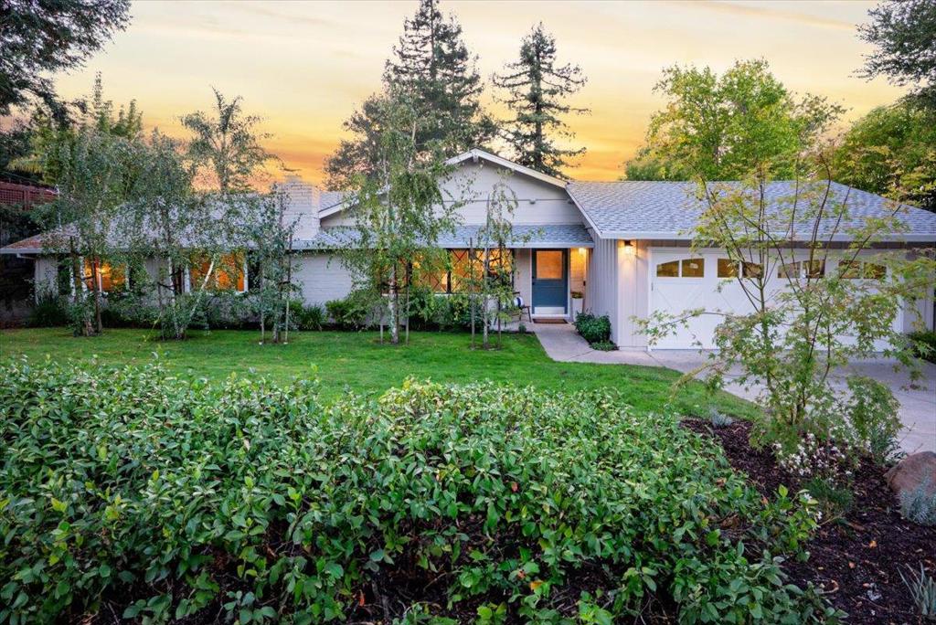 630 La Mesa Drive