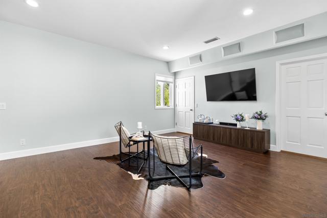 17941 Vista Lomas Dr, Poway CA: https://media.crmls.org/mediaz/48d8d365-9d03-4492-88a5-93c97a225e41.jpg