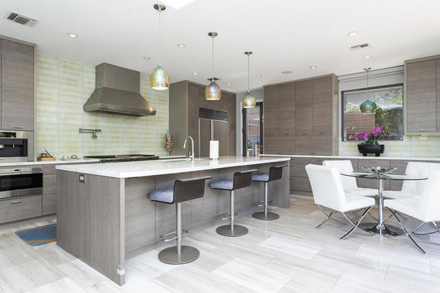 1311 Fuego Circle, Palm Springs CA: https://media.crmls.org/mediaz/48d8d5c2-022c-41e2-b0a8-509416a63d88.jpg