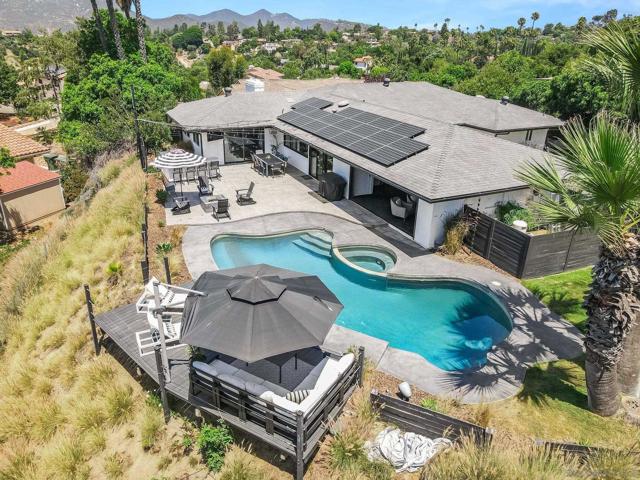 1271 Via Sendero, Escondido CA: https://media.crmls.org/mediaz/48d918f6-49b3-46f8-81e4-52a2aa4f72f9.jpg
