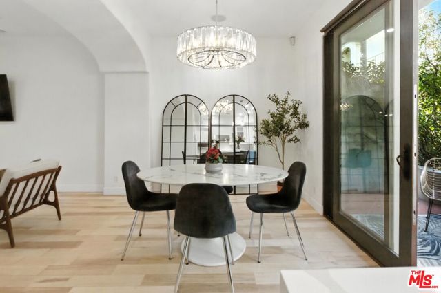 838 16th Street, Santa Monica CA: https://media.crmls.org/mediaz/48d969f4-76ef-483b-ac29-03bcf1c0c4c4.jpg