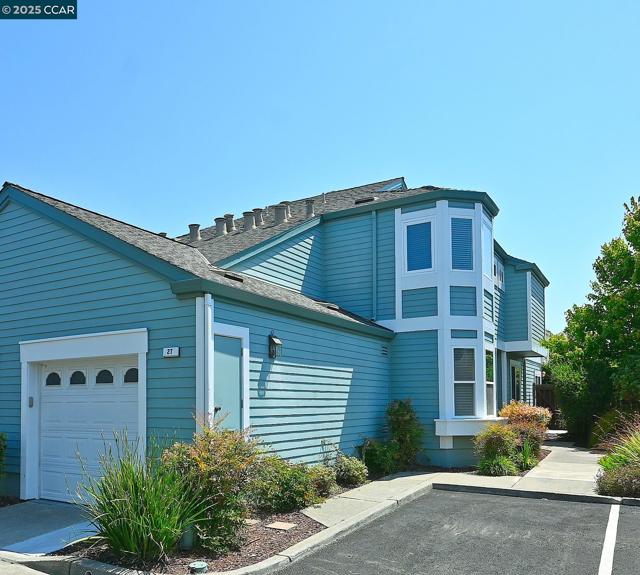 27 Shepardson, Alameda CA: https://media.crmls.org/mediaz/48da35bf-fbc8-4af5-929f-59261f01fb84.jpg