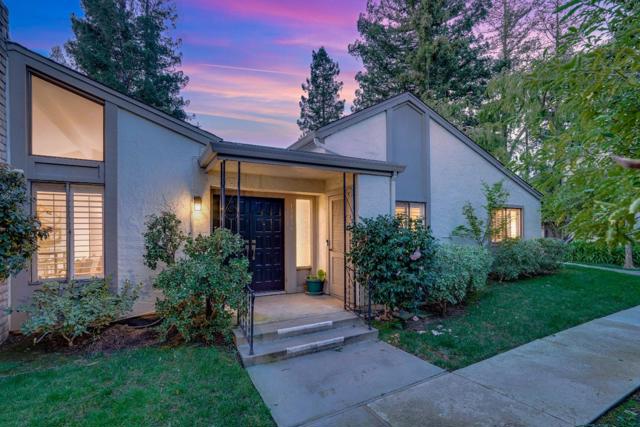 19816 Vineyard Lane, Saratoga CA: https://media.crmls.org/mediaz/48da6e4b-3bbb-4787-95f6-efe3ff19e8ab.jpg