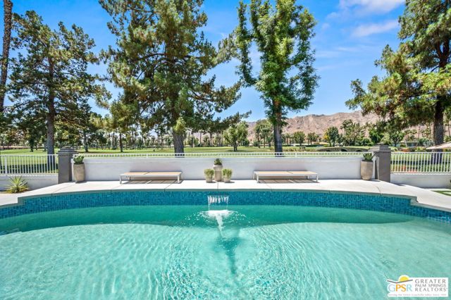 71183 Country Club Drive, Rancho Mirage CA: https://media.crmls.org/mediaz/48db4f77-9b41-481a-b875-ed1c3588c463.jpg