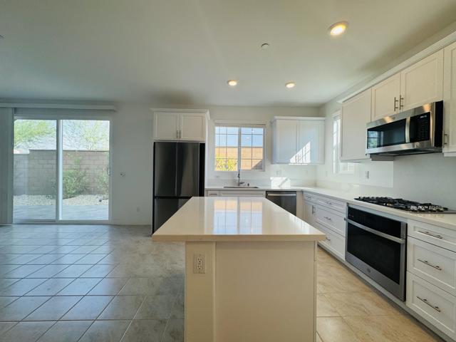 41551 Stanford Road, Palm Desert CA: https://media.crmls.org/mediaz/48db86d4-2792-4276-9878-d0199b09bd4a.jpg