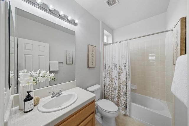 3080 Bresso Dr, Livermore CA: https://media.crmls.org/mediaz/48dbb08a-bada-47cb-954f-43a9fd4a6cb6.jpg