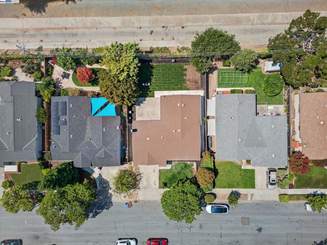 4403 Burke Way, Fremont CA: https://media.crmls.org/mediaz/48dcbe99-a51e-4f38-aad8-7cc8c1e5ce7e.jpg