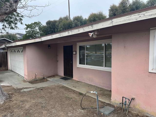 728 Hackberry Place, Fallbrook CA: https://media.crmls.org/mediaz/48dd5004-d752-46e0-a200-c7f779eb9ee5.jpg