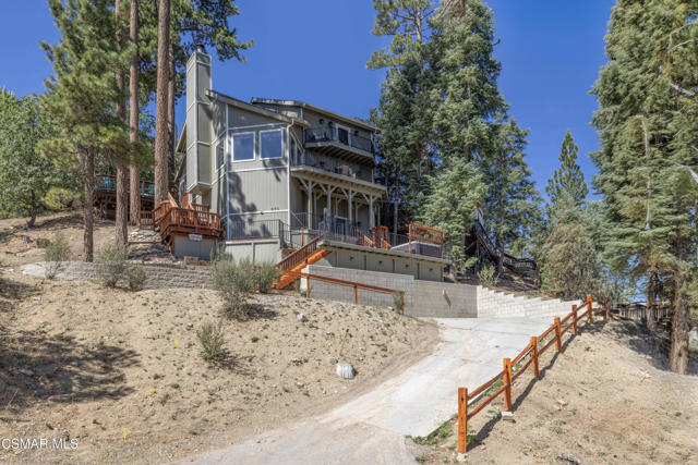 852 Cameron Drive, Big Bear CA: https://media.crmls.org/mediaz/48de199f-2a37-4600-bbde-9be38d1db246.jpg