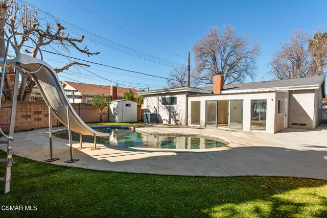 19844 Hemmingway Street, Winnetka CA: https://media.crmls.org/mediaz/48de5811-f06d-4bff-8e4d-38c6d3e0efaf.jpg