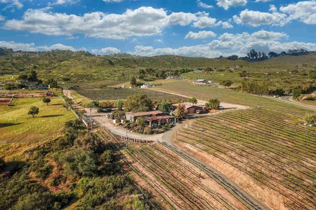 25260 E Old Julian Hwy, Ramona CA: https://media.crmls.org/mediaz/48df26bc-ed19-467e-8065-27fed687b4b6.jpg