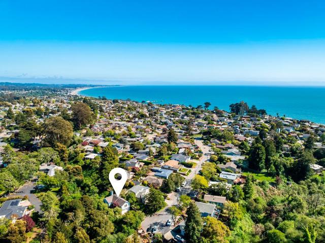 840 Seacliff Drive, Aptos CA: https://media.crmls.org/mediaz/48df440c-1306-4710-affd-d669ae13f5d8.jpg